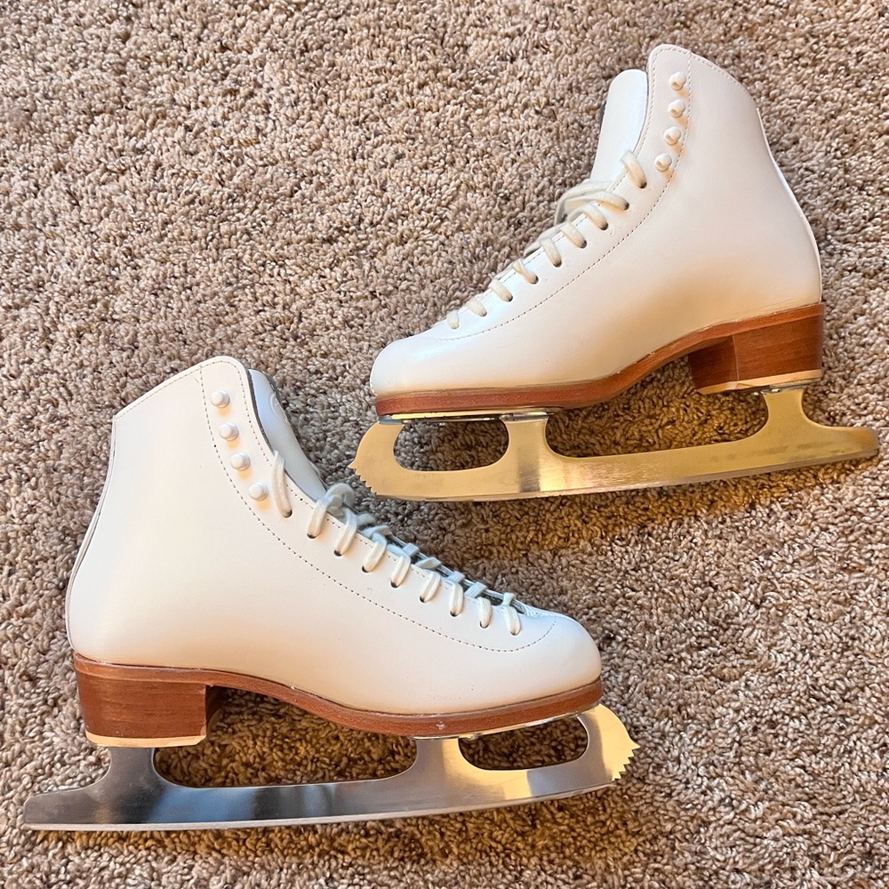Riedell Model 292 Womens Figure Skates - Size 5, Medium Width